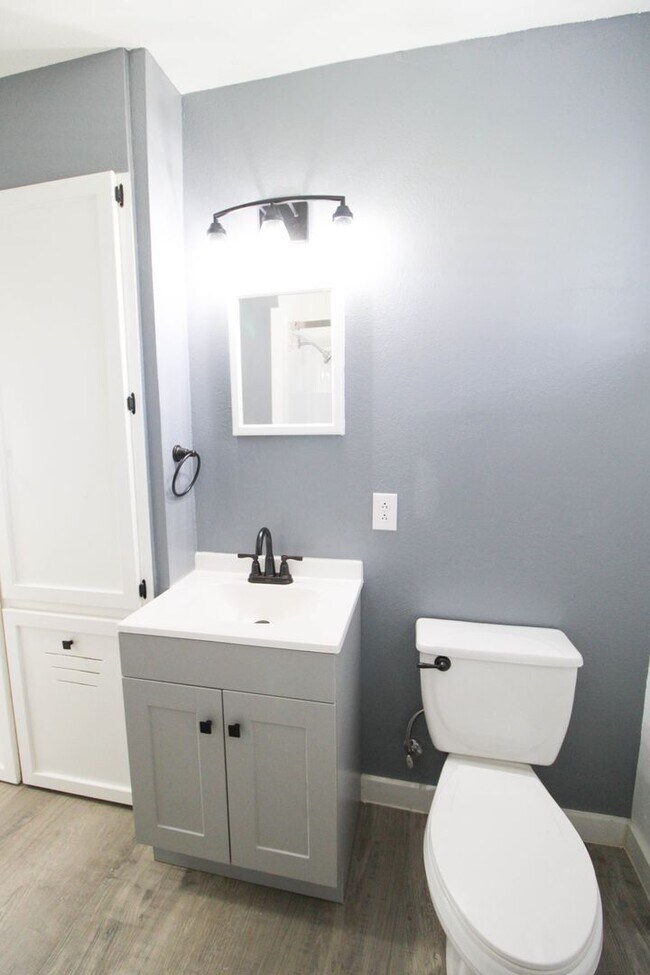 Building Photo - 2950 Lasses Blvd