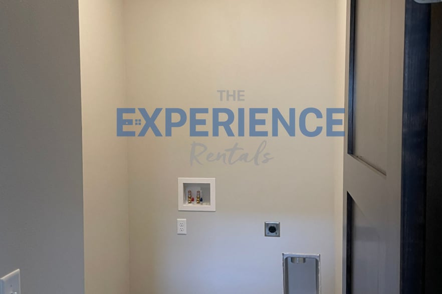 Building Photo - 5413 S Huntwood Ave