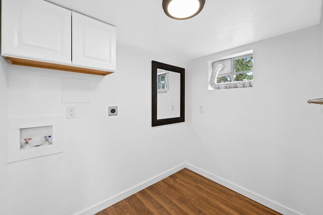 Building Photo - Dishman Area Home with Shop!