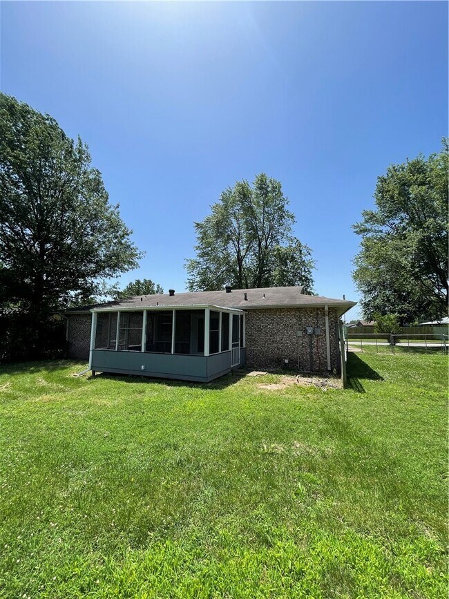 Building Photo - 3102 Scott Ln