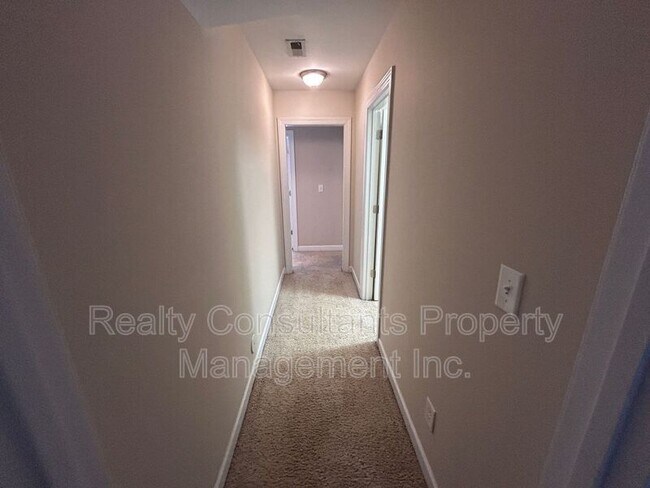 Building Photo - 4540 Pebble Lake Dr