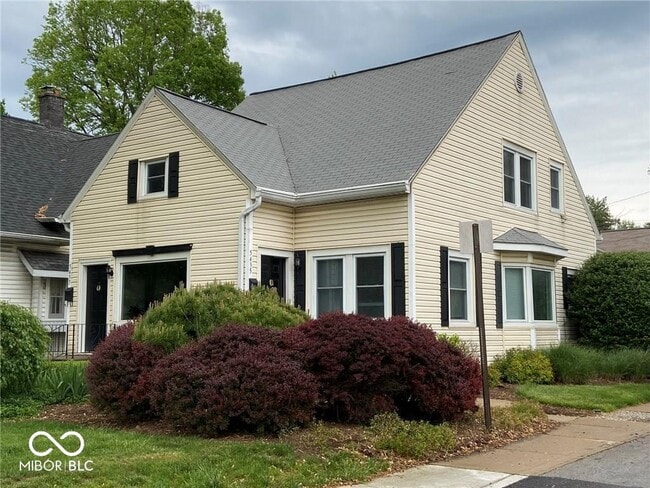 Primary Photo - 5435 N College Ave
