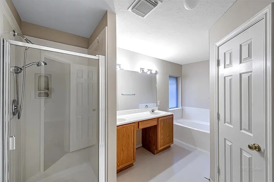 Building Photo - 3315 Candlepine Dr