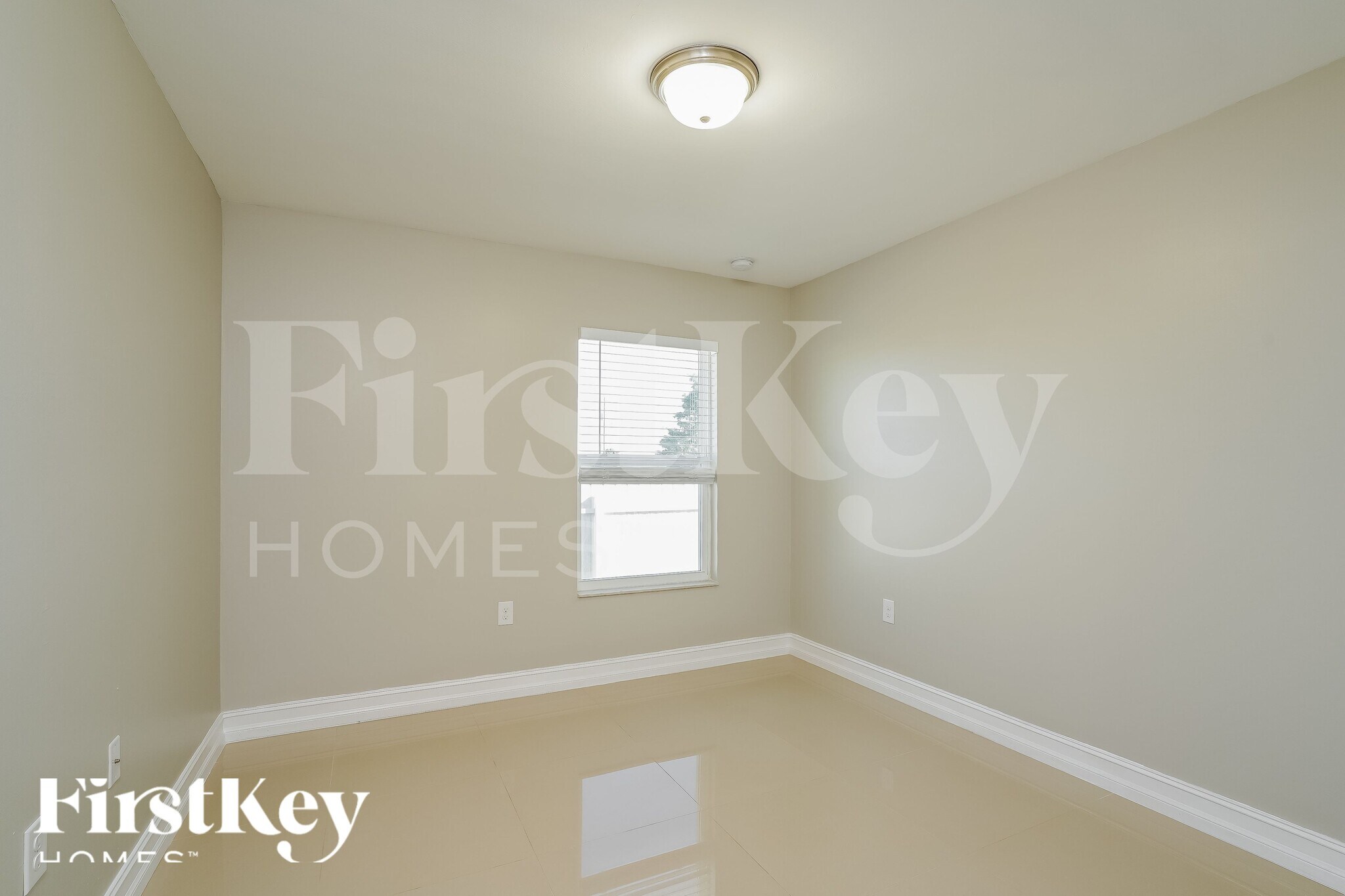 Building Photo - 601 NW 17th Ave