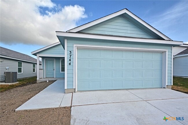 Primary Photo - 3744 Axis Hl St