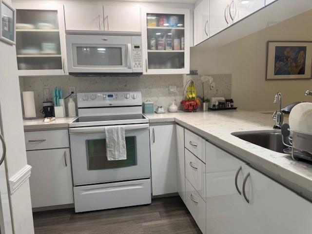 Building Photo - 6800 Cypress Rd