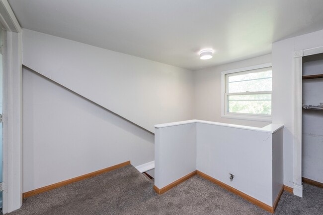 Building Photo - 903 S McAlister Ave