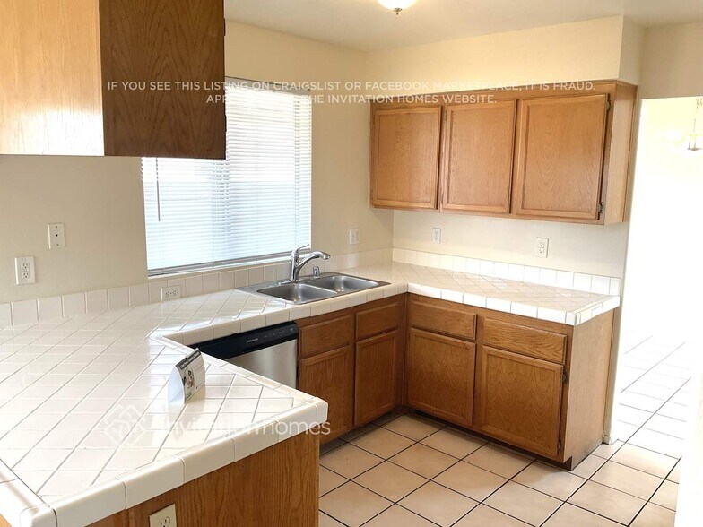 Building Photo - 6948 W Atrium Ave