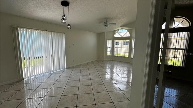 Building Photo - 2415 Harbor Town Dr
