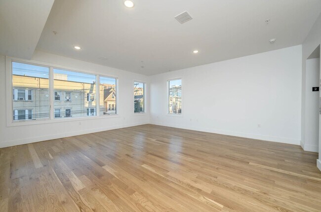 Building Photo - 1707 Palisade Ave