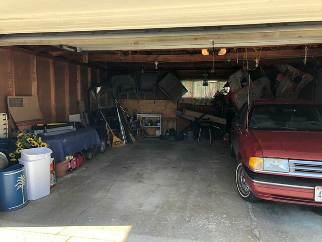 Building Photo - 3647A E Munkwitz Ave