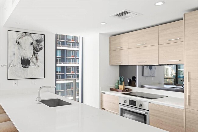 Building Photo - 1300 S Miami Ave