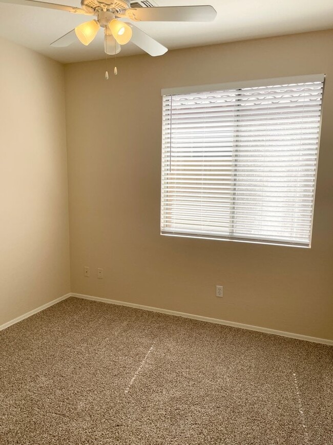 Building Photo - 4 Bedroom/2 Bath Single Level Home in Anthem! Close to freeway & TSMC Plant!