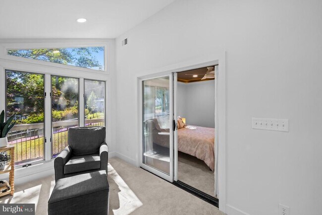 Building Photo - 5510 Beach Dr