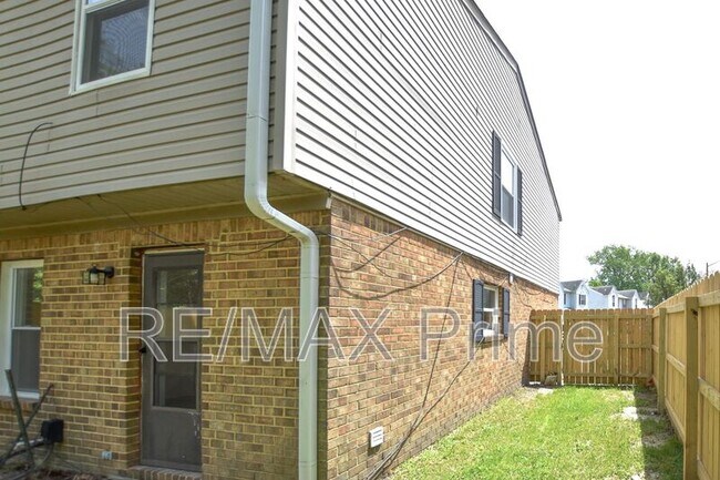 Building Photo - 2920 S Cape Henry Ave