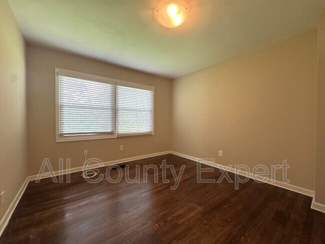 Building Photo - 916 Zion Cir