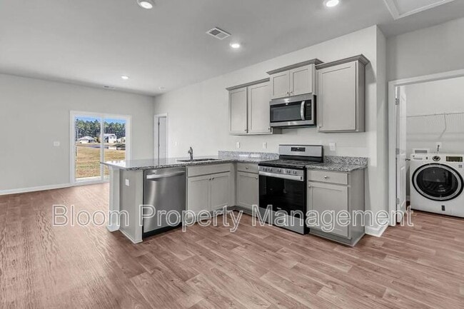 Building Photo - 602 Solar Ct