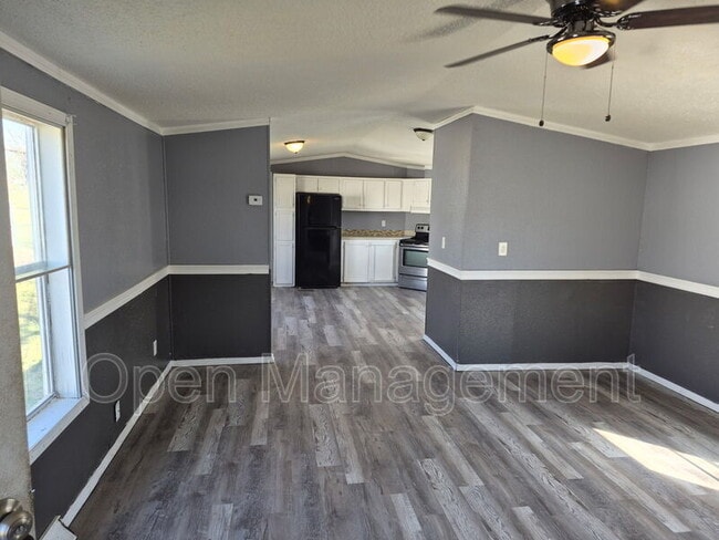 Building Photo - 4511 Dirt Rd