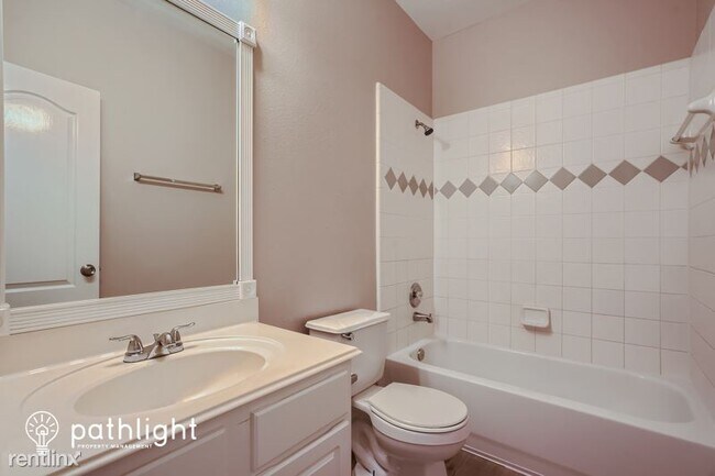 Building Photo - 3 br, 2 bath House - 6204 Hubbell Dr UNIT