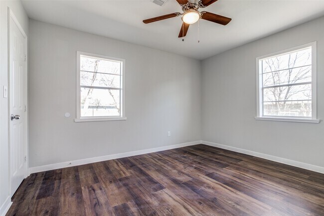 Building Photo - 8615 Josie St