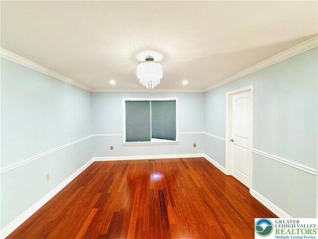 Building Photo - 6945 Hunt Dr