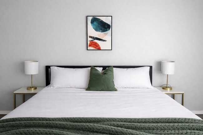 Building Photo - 505 N Rock Rd