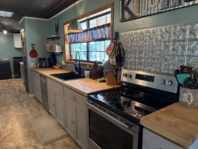 Building Photo - 10675 Baxter-Durrence Rd