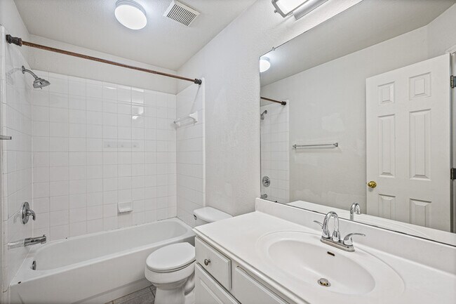 Building Photo - 1804 Montana Sky Dr