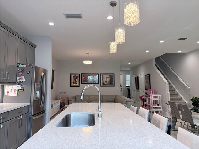 Building Photo - 556 Parsons Wy