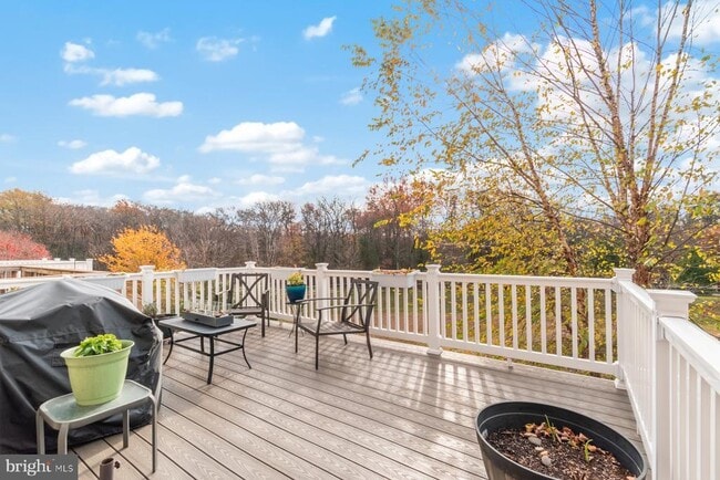 Building Photo - 7254 Mockingbird Cir