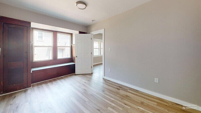 Building Photo - 134 N Arlington St