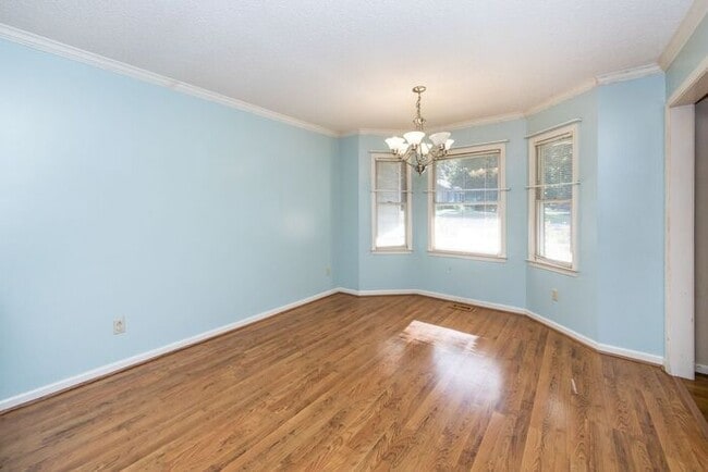 Building Photo - 3BD/1BA Home in Hickory
