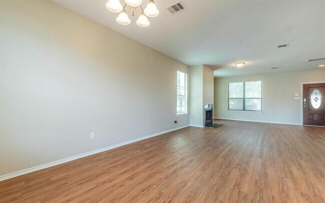 Building Photo - 1736 Bayland St