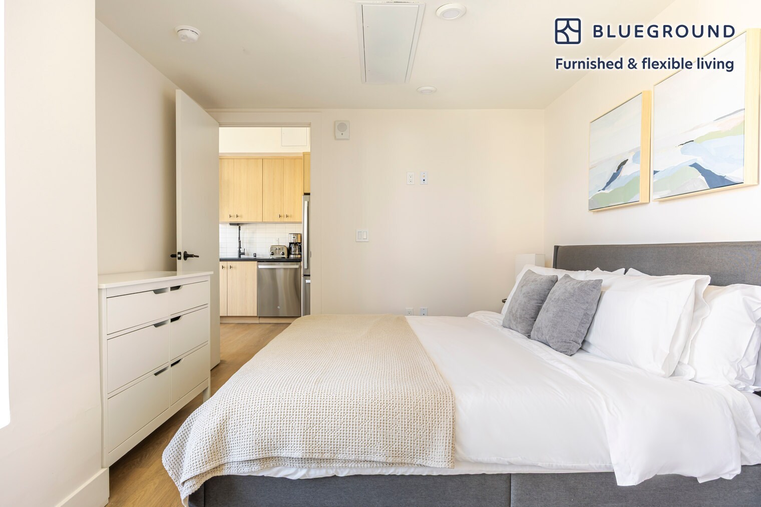 Building Photo - 611 N Virgil Ave