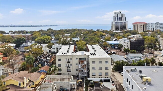 Building Photo - 2117 W Dekle Ave