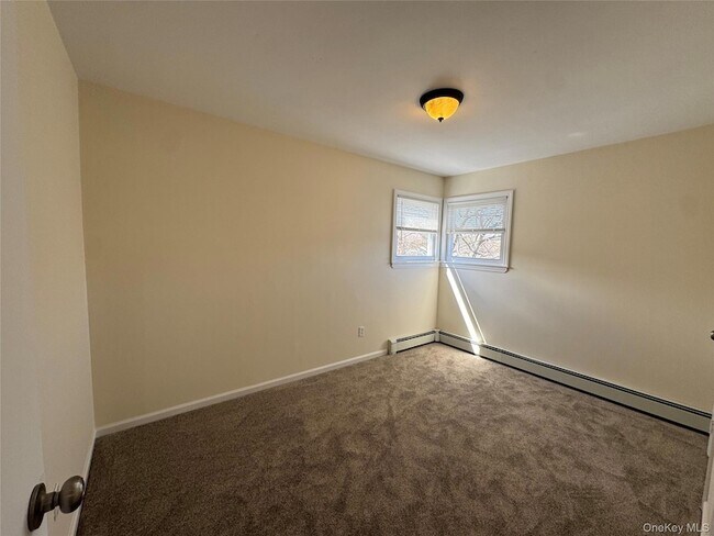 Building Photo - 40 Whitestone Rd