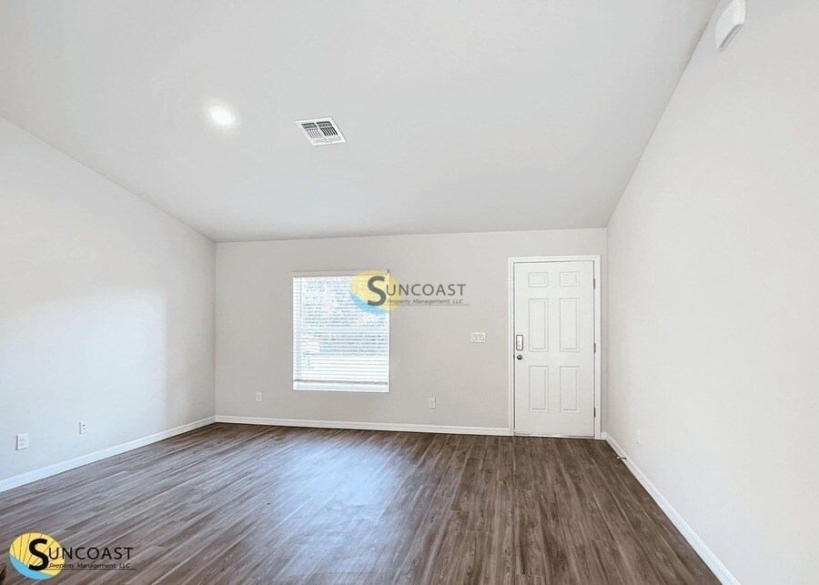 Building Photo - 17389 Tyler Ave