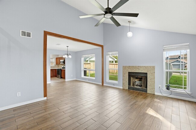 Building Photo - 7235 Battle Hills Dr