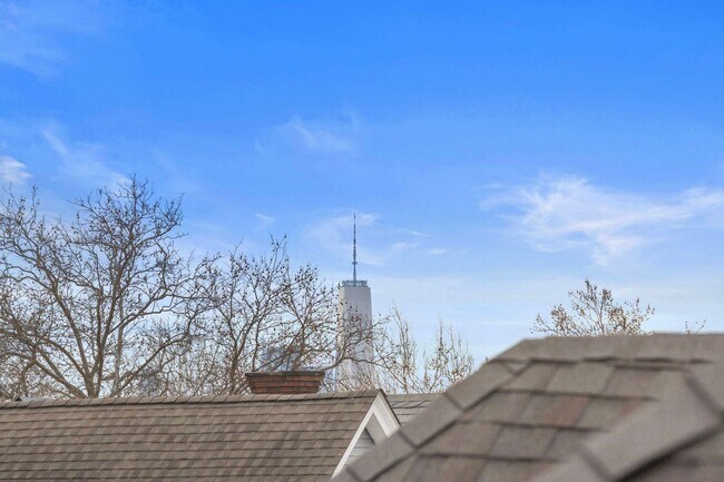 Building Photo - 6 Bonn Pl