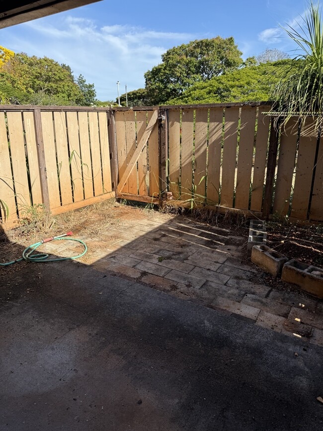 Building Photo - 94-1430-1430 Lanikuhana Ave