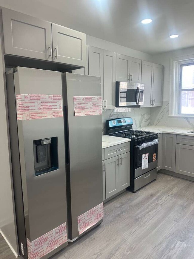 Building Photo - 4860 Gransback St