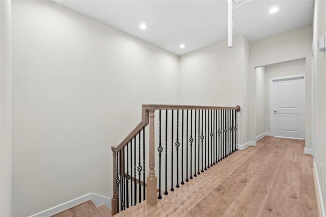 Building Photo - 1608 Northwood St