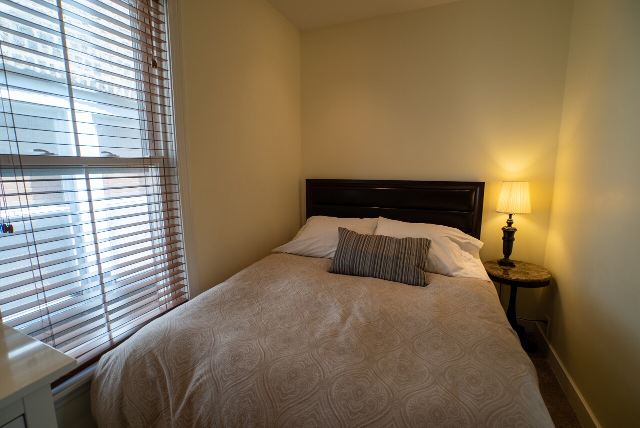 Building Photo - 3238 N Hoyne Ave