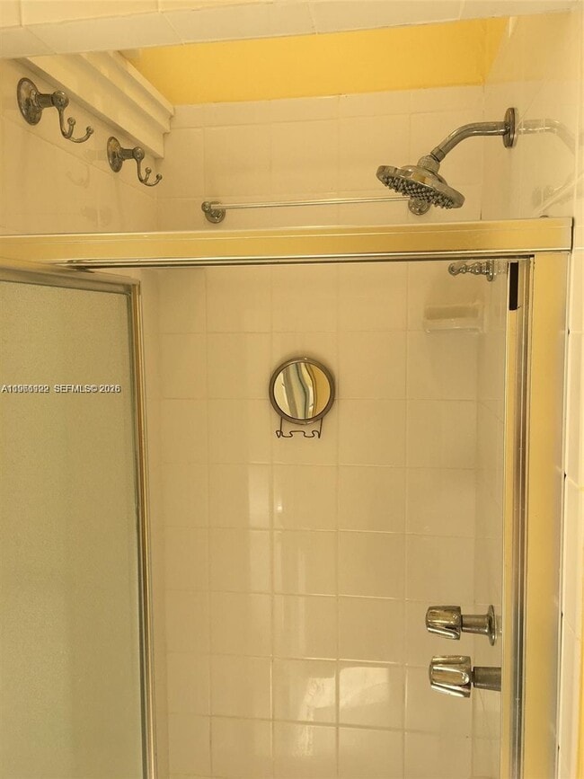 Building Photo - 119 Menores Ave