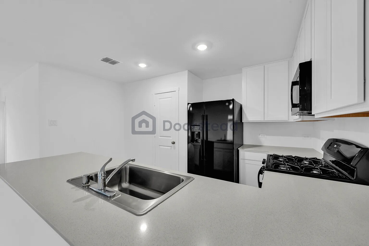 Building Photo - 3012 Yellow Pine Ave