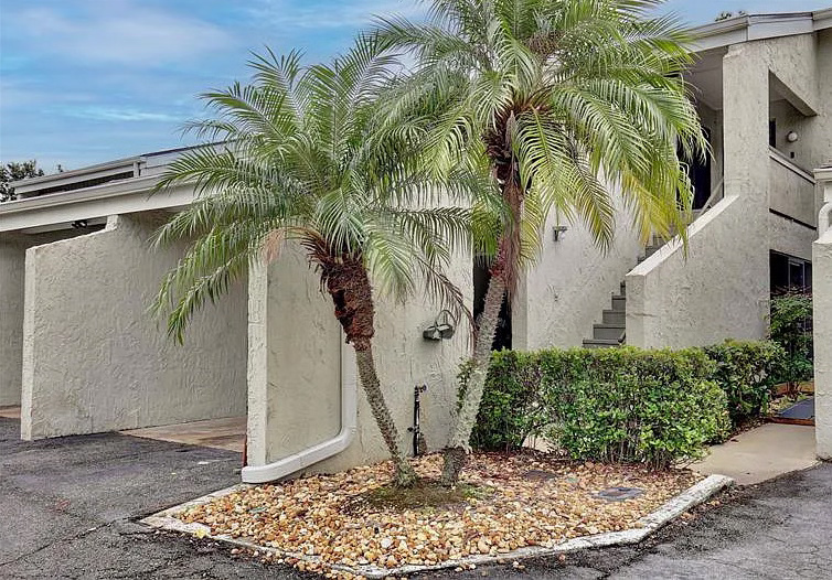 Building Photo - 5429 Vineland Rd
