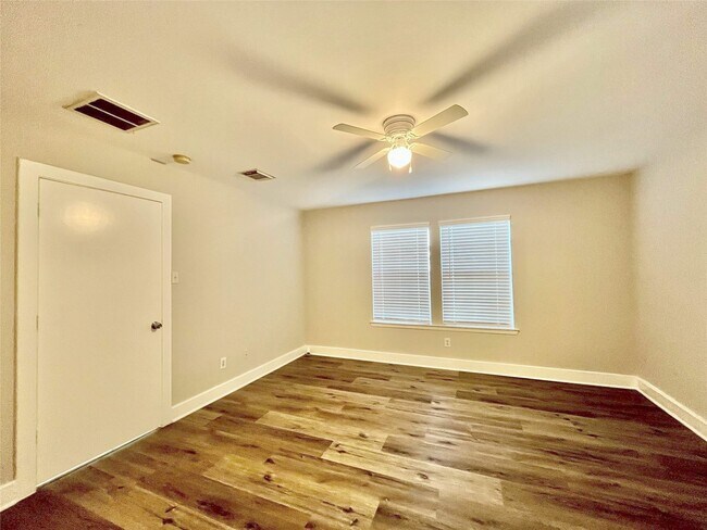 Building Photo - 1511 Nichole Woods Dr