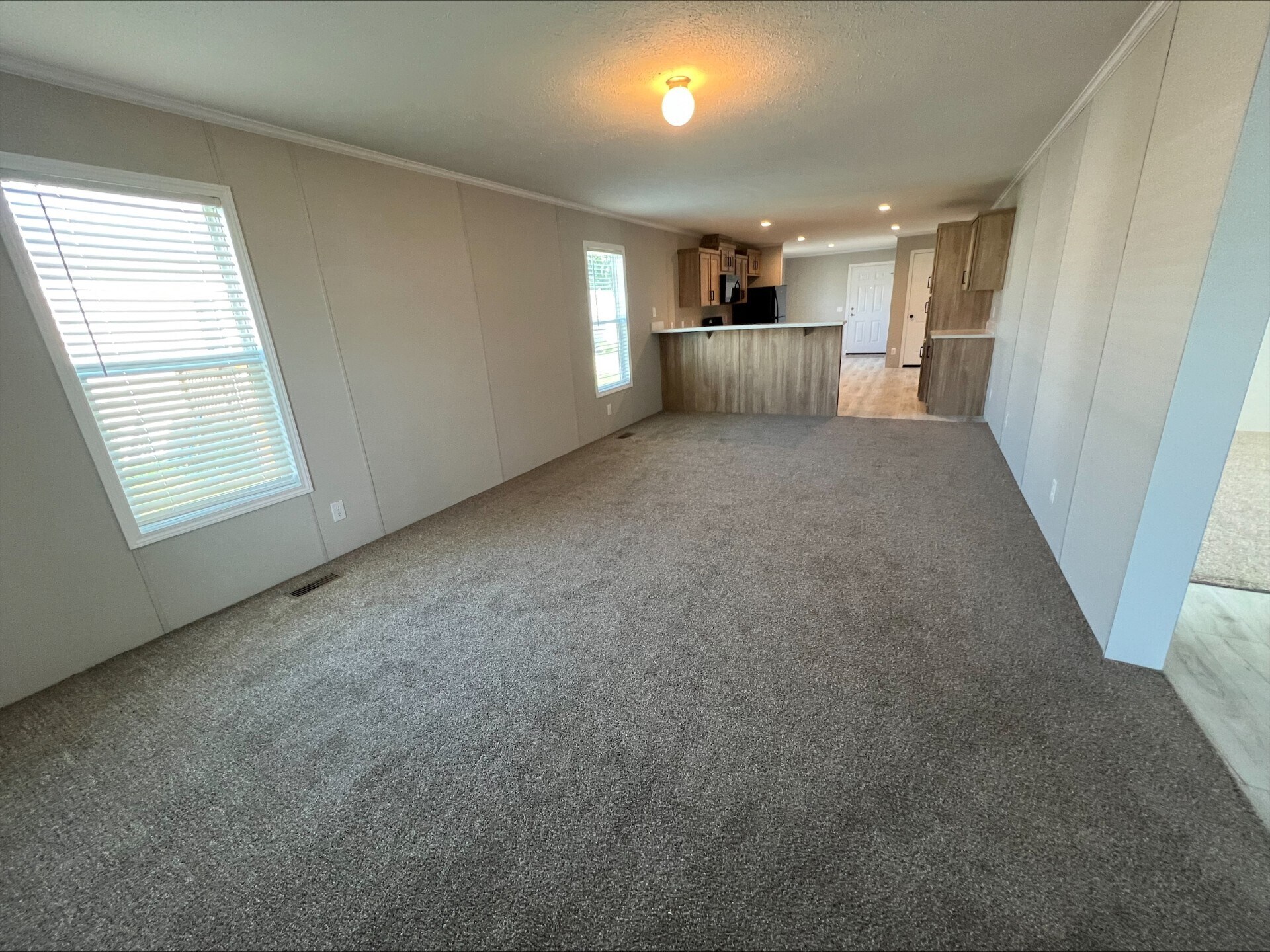 Building Photo - 207 Quail Ln