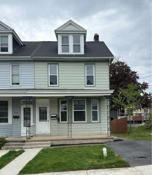 Primary Photo - 202 E Cumberland Rd