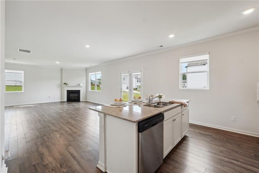 Building Photo - 100 Fernbrook Trl